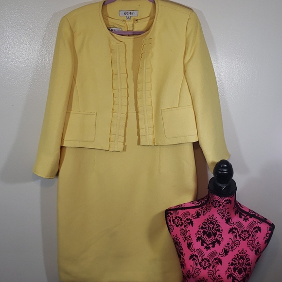 Kasper Dresses & Skirts - Kasper 2 Piece Suit size 16